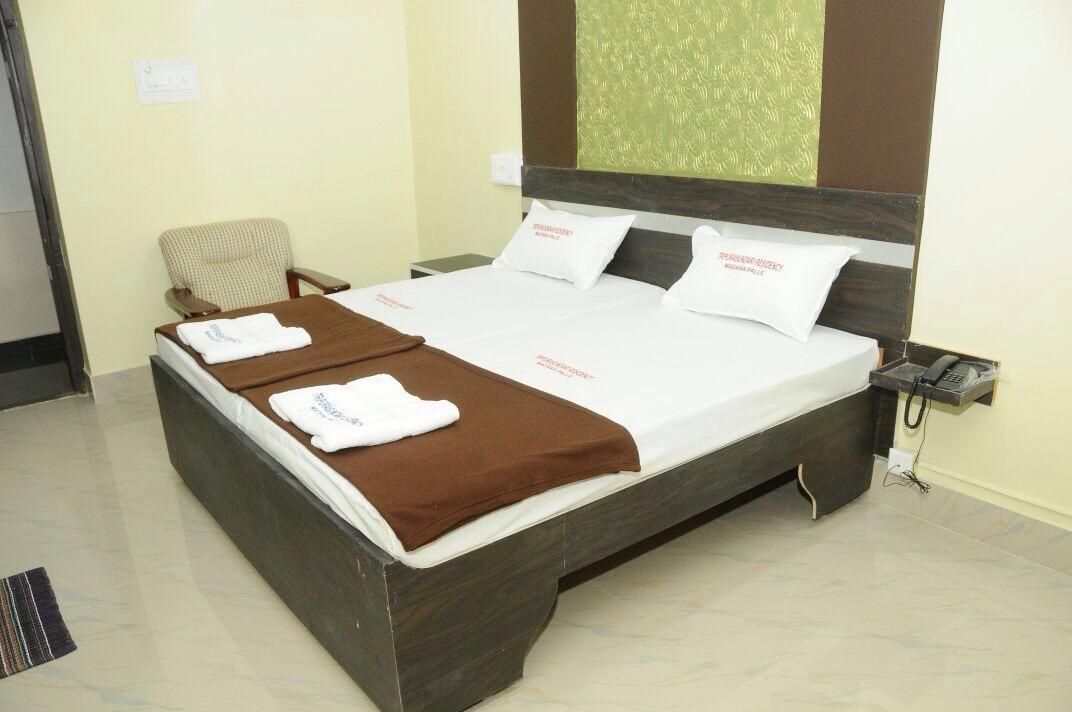 Отель Tripura Sundari Residency Madanapalle Экстерьер фото