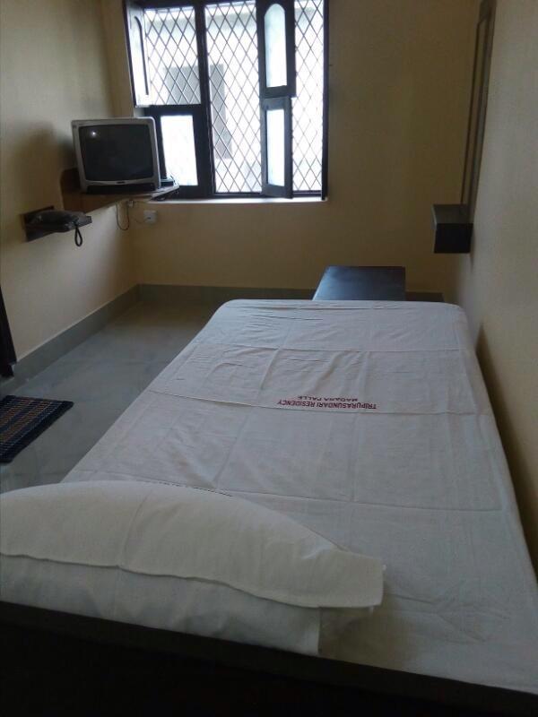 Отель Tripura Sundari Residency Madanapalle Экстерьер фото