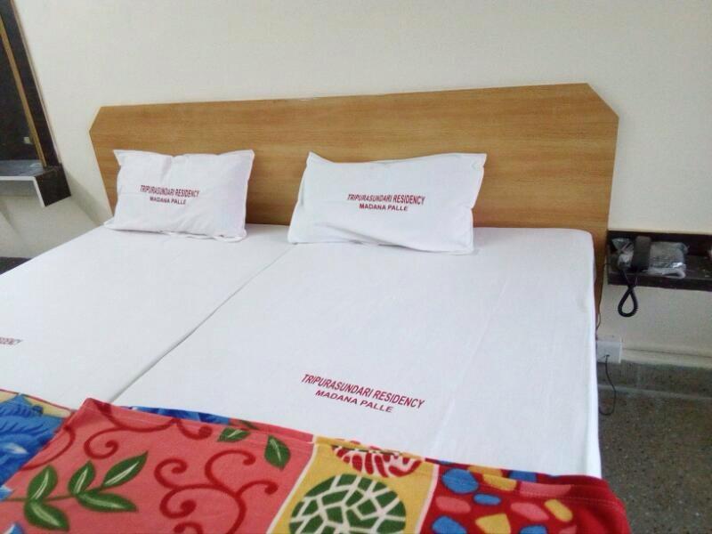 Отель Tripura Sundari Residency Madanapalle Экстерьер фото